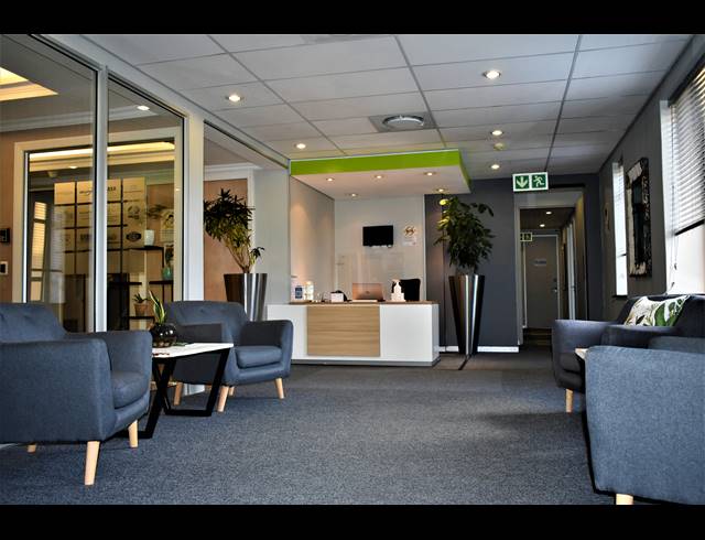26M² BUILDING TO LET IN FOURWAYS